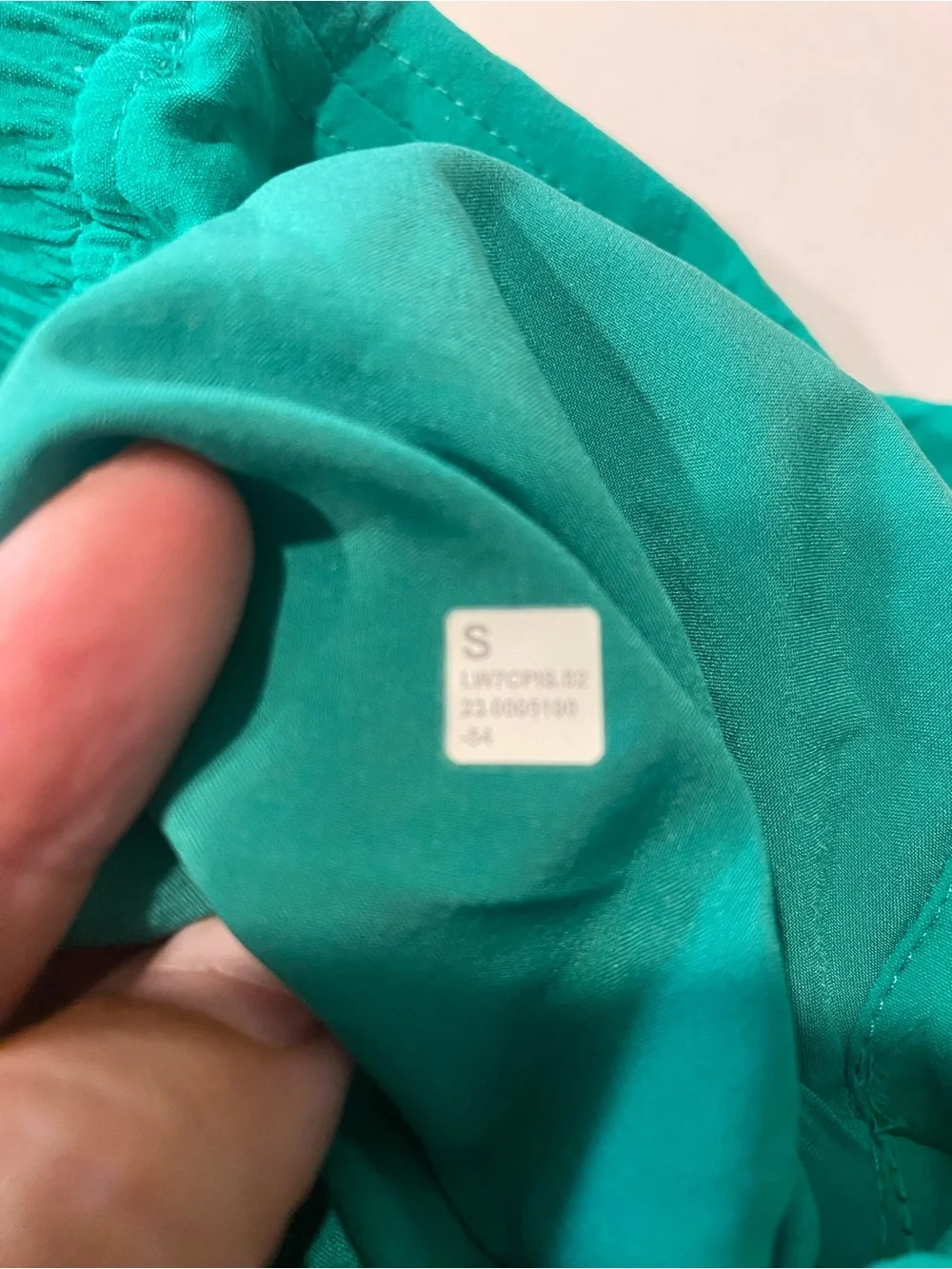 LULULEMON STRETCH WOVEN RELAXED FIT HIGH RISE SHORT 4” INSEAM KELLY GREEN SZ SM